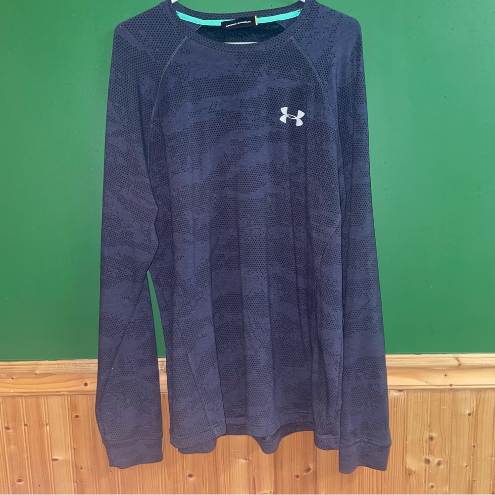 Under Armour Men’s Large Charcoal Long-Sleeve Shirt